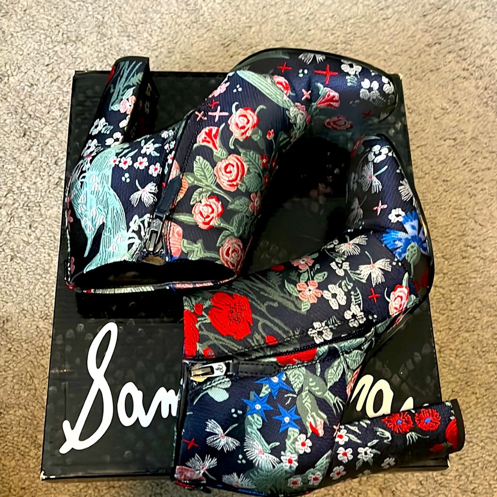 Sam Edelman - Grey, Multicolor, Floral Bootie!